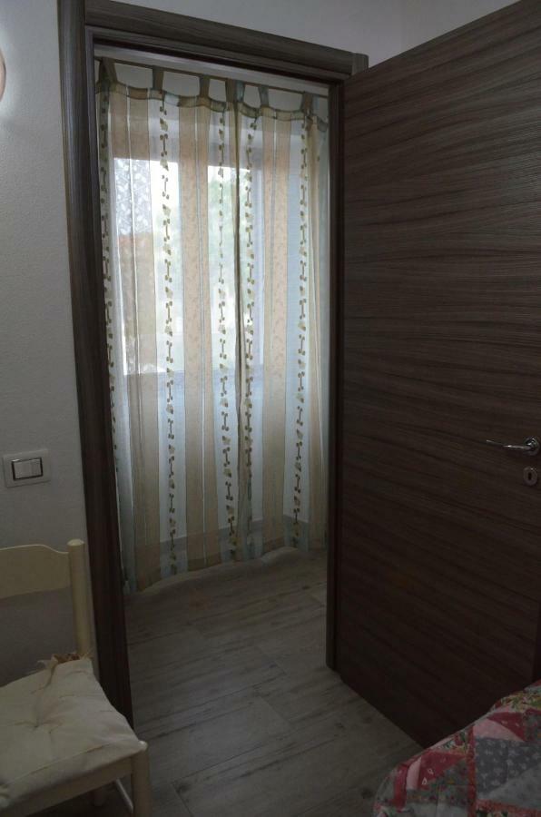 Appartamento Vacanza Da Luisa San Giovanni Suèrgiu Exteriör bild